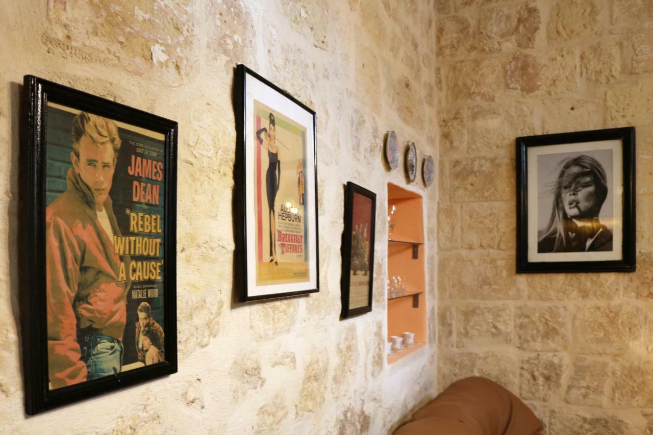5 Minute Walk From Malta Airport Villa Gudja Exterior foto