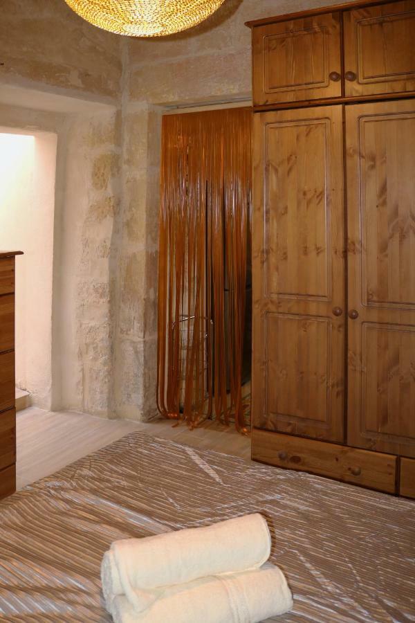 5 Minute Walk From Malta Airport Villa Gudja Exterior foto